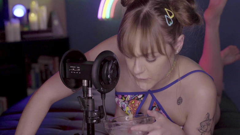 Rebecca Vanguard: Extreme Close up Sexy Teen Eats Snacks