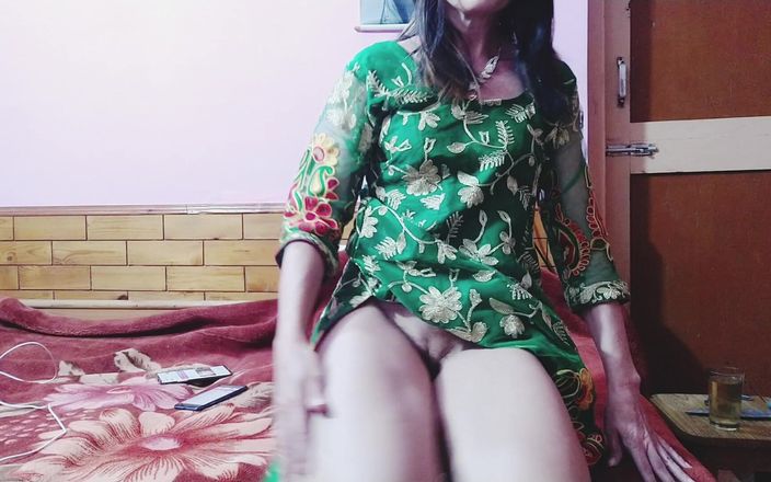 Bolly Karma: 흑인 대물 자지의 노예로 밝혀진 여주인