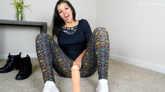 Stella Von Savage: Проказливое женское доминирование, ногами и камшот на ступни