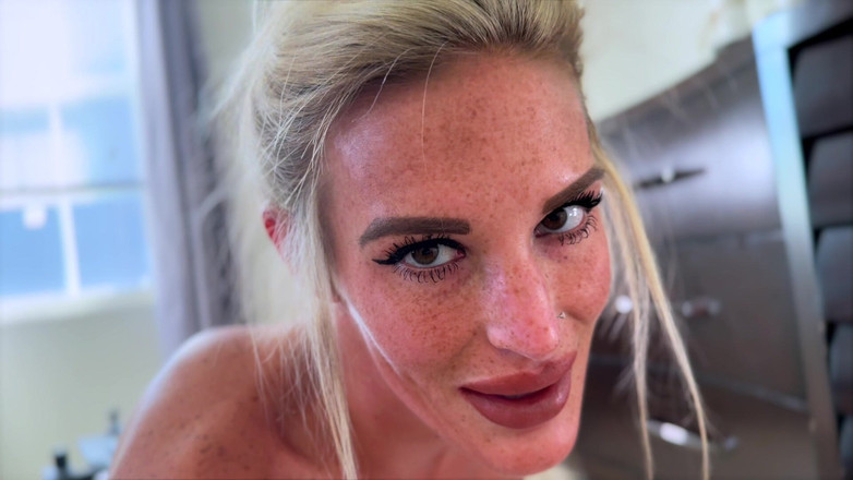 Kenziee Jayy: Red Lingerie and Squirting Orgasms with My Fuck Machine