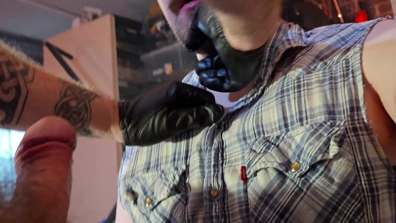 Bob Steel: Orso Stuart E Bob Cigar Fumano Le Scopano