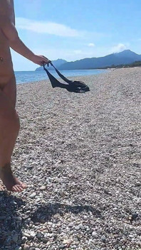 Kinky Couple - Curvy Big Ass Sardinia Beach
