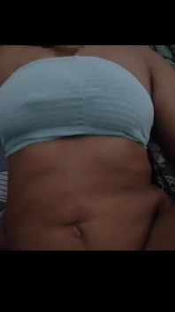 Seksi sutyenli ve iç çamaşırlı ateşli teyze bakış açısı sikiş derlemesi