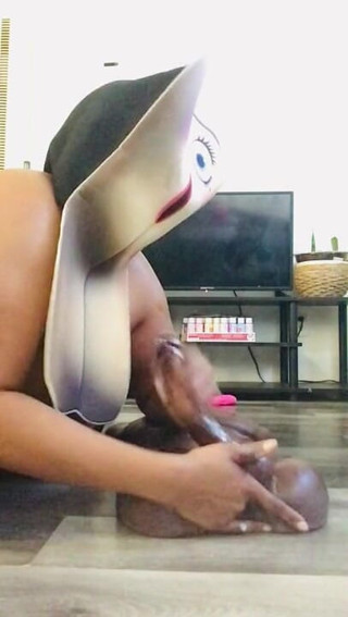 Owie Gold: Brenda Buns rides thick cock lavesh