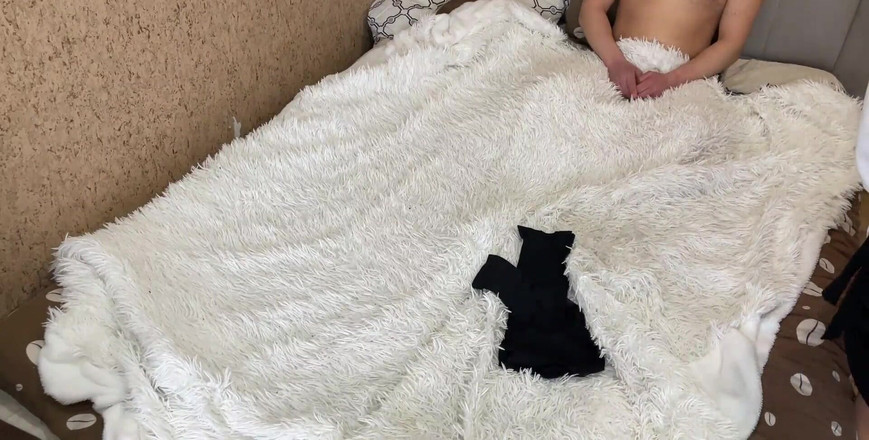 Lux Eva: Kom klaar op de panty van een Arabische milf