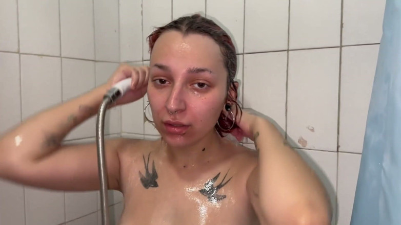 lanalovacutie: Hair-and-body-washing-with-new-staff