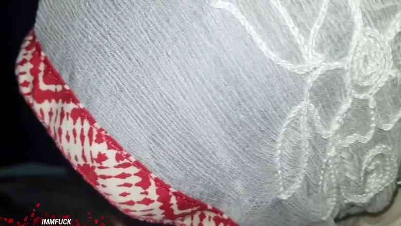 Immfuck: Indická muslimská dívka s hidžábem saje velkého čůráka, nejlepšího, co kdy...