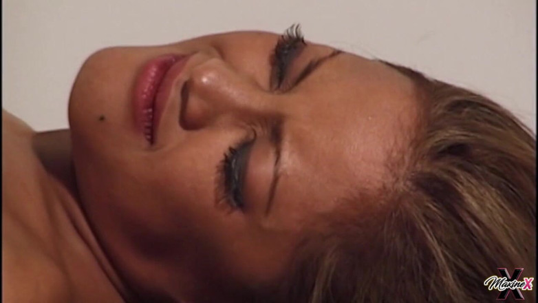 Maxine X: Maxine X has pussy shaved and pierced
