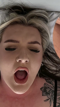 Wytatuowane BBW Solo masturbacja Georgie Winters Różdżka i Dildo Prawdziwy orgazm w podzielonym ekranie Zbliżenie 4K