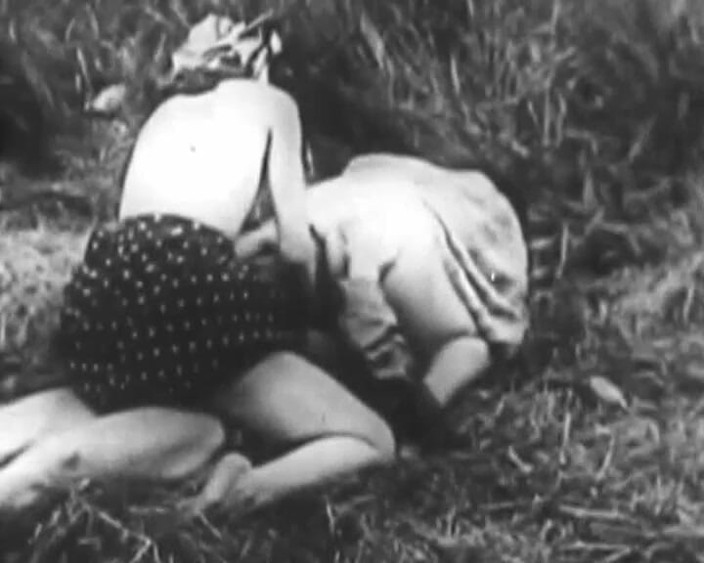 GERMAN PORN CLASSICS: Cutia Bunicului