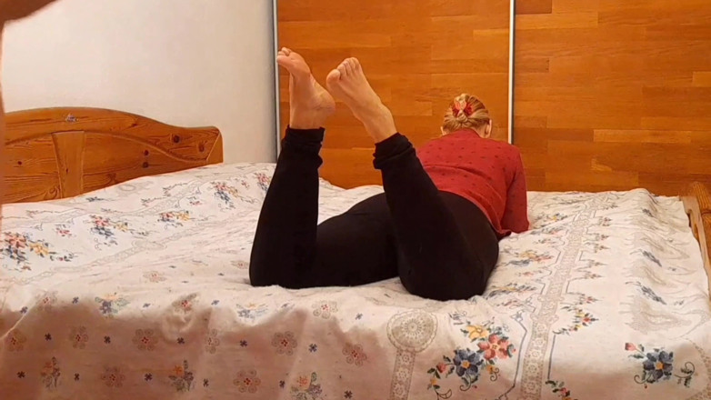 Selena701: Mature Blonde Wife Enjoys Sex in Between
