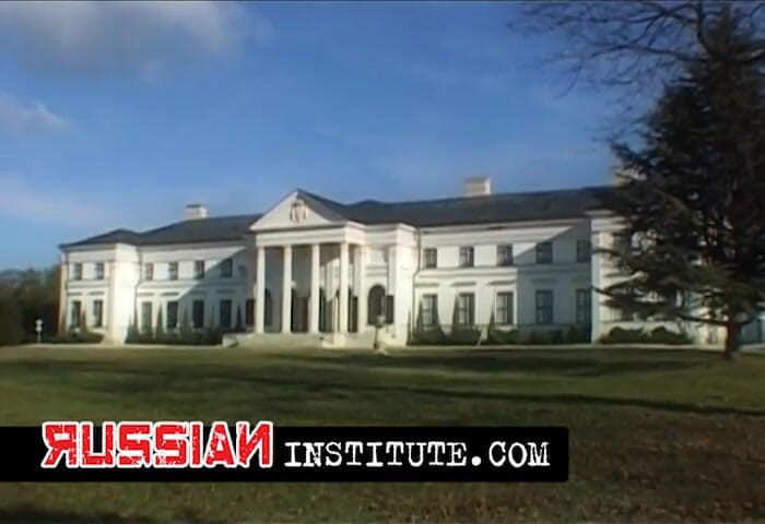 Russian Institute: Anaal trio met Sarah Twain en Lea Magic