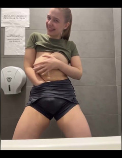 JuiceLussie: Prima dată dublă penetrare. Futai anal cu pulă mare