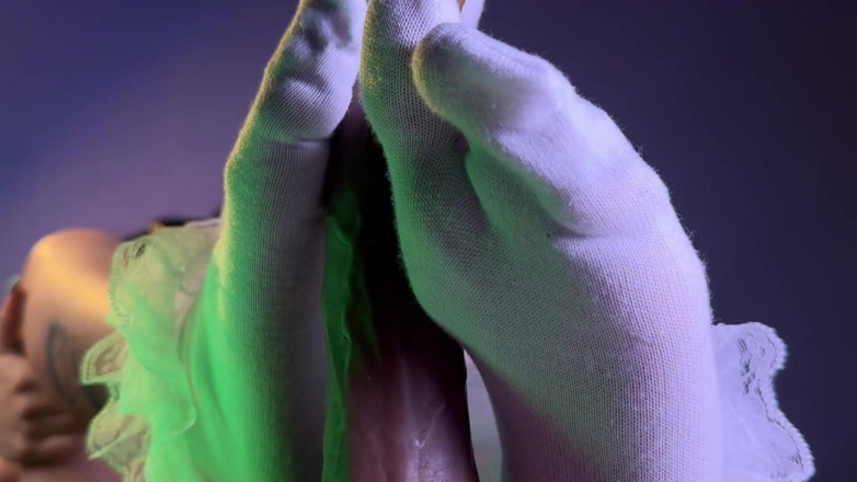 Elikink: Footjob s My Tabi