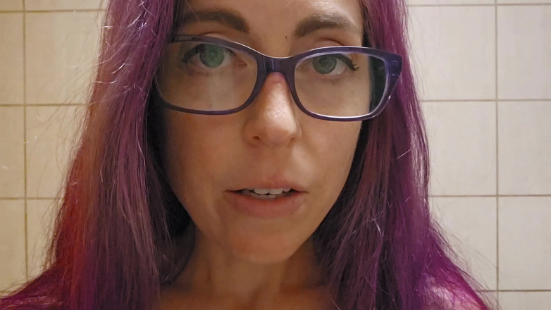 Nerdy_faery: Eres cachonda por verme orinar a Clayton