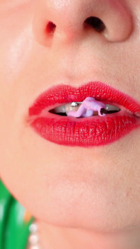 Video tôn sùng giantess nuốt chửng