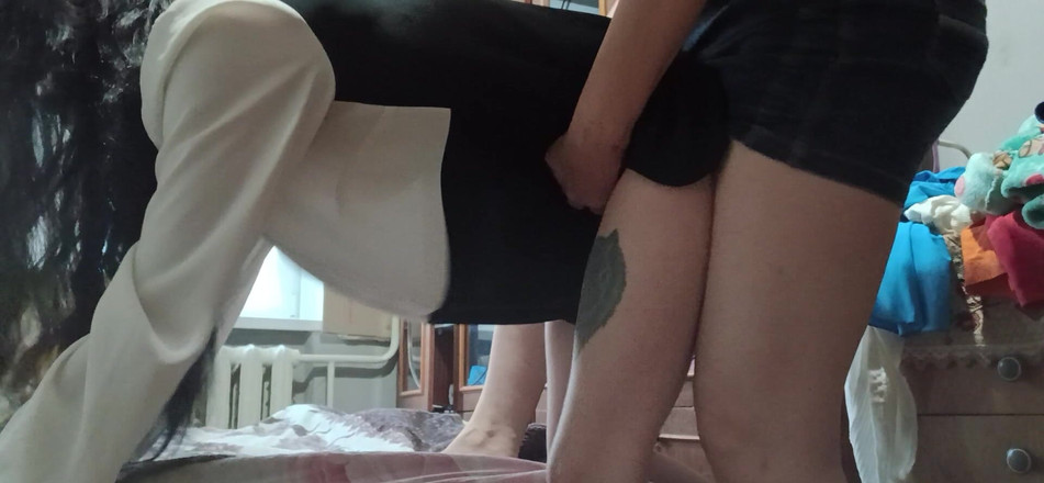 Lesbian-illusion: En lugar de clases extra privadas en casa, mi maestra...