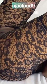 La mia ragazza ha portato cibo ma il suo corpo era la fossa principale che deve essere pizzicata