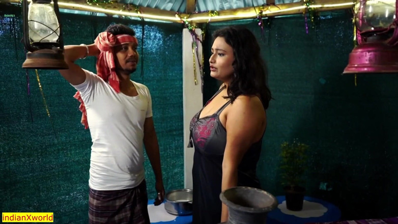Indian Xshot: Cậu bé giao hàng tại nhà Ấn Độ đụ bhabhi ngực bự!