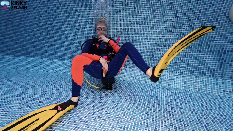 UKCuteGirl Lucy Lauren: Scuba Instructor Diver Training POV Pussy Fuck Seduction