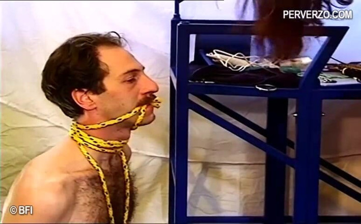 Slave Seks: BDSM domination in threesome sex game