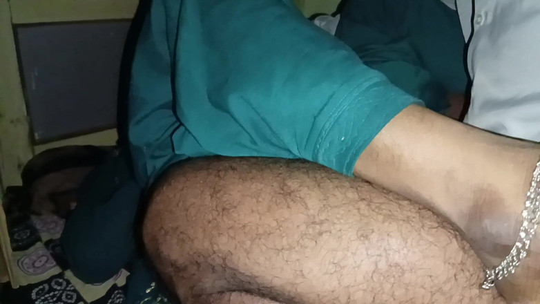 Bhabhi UP: 德里哥加雷卢印度村庄