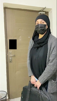 Gorąca mamuśka pielęgniarka szuka dawcy nasienia dostała spermę w jej dupku