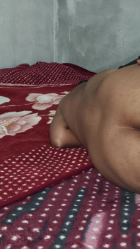 Pemilik Telugu India dikongkek pelayan memasak dalam video seks bilik kedai