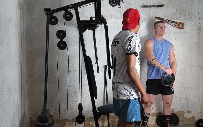 carmonaoficial: De sportschooltraining van vrienden eindigt in Broederschap