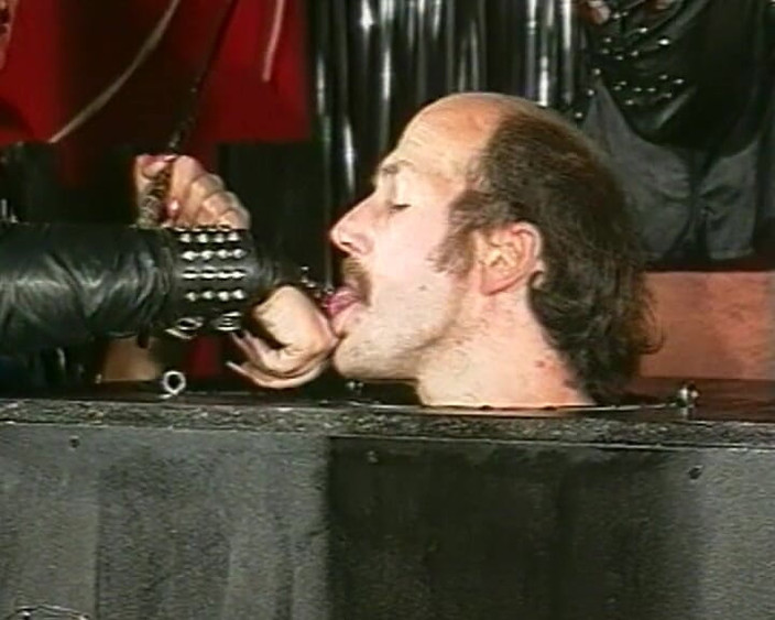 Bdsm Extreme Fantasy: La figa legata frusta per il master # 3