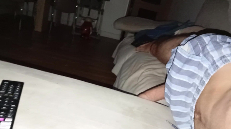 Elvissc: This Guy's Insatiable Cock Is Masturbated with His Feet and...