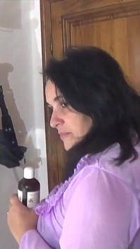 Amadora com Michelle, uma morena italiana madura prostituta recebe sua buceta aberta e boca cheia
