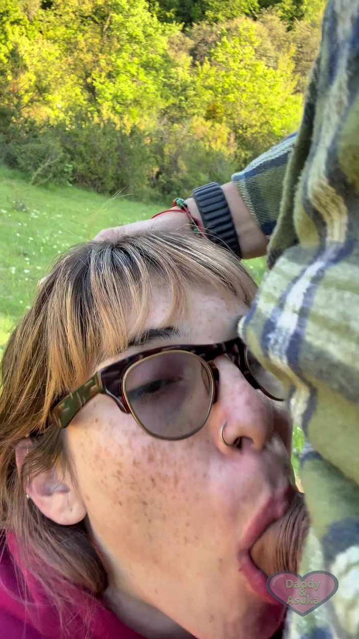 Daddy and Asuka: Épica Mamada Al Aire Libre