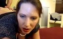 Viktoria Goo Productions: Viktoria Goos cuckold filmt ihre trinkende pisse, wird in alle 3...