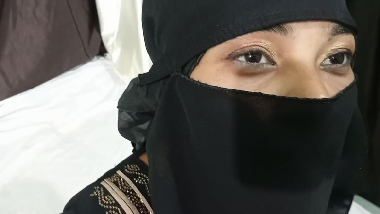 Dearshivani: Une femme au foyer musulmane se fait baiser par son...