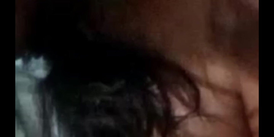 Ankush830: Indická nevlastní sestra ukazuje a stiskne její velká prsa před...