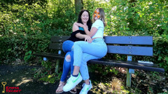 Emma Secret: Seks threesome ekstrem di taman!