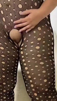 PAWG MILF ในเลกกิ้งเขย่าตูดฉ่ำๆ เธอวอร์มอัพก่อนแตกน้ำ 3