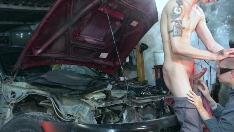 Vilu_and_Mi: Seksi tamirci Vilu Vidish Toyota Ae101 ile sikiliyor