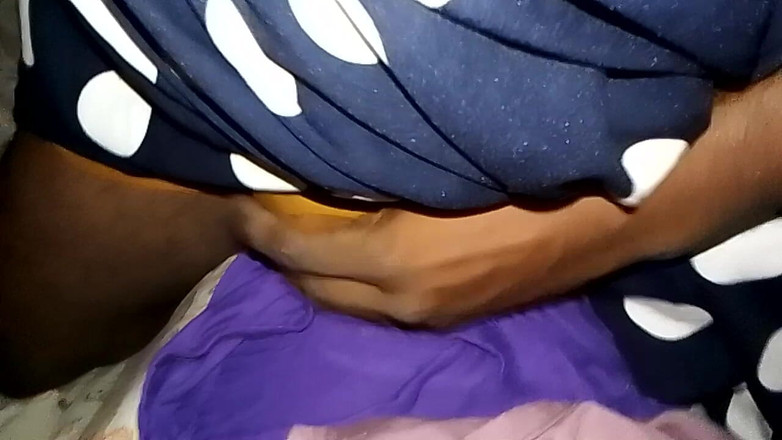 Jaanu294: В желтом цвете, голубые трусики, синяя гуя