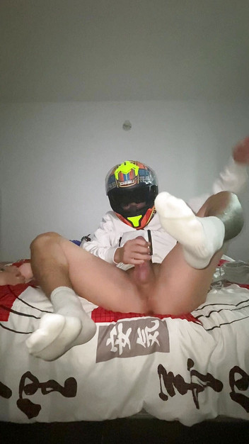 Tomas Styl: Motociclistul se masturbează după călărire