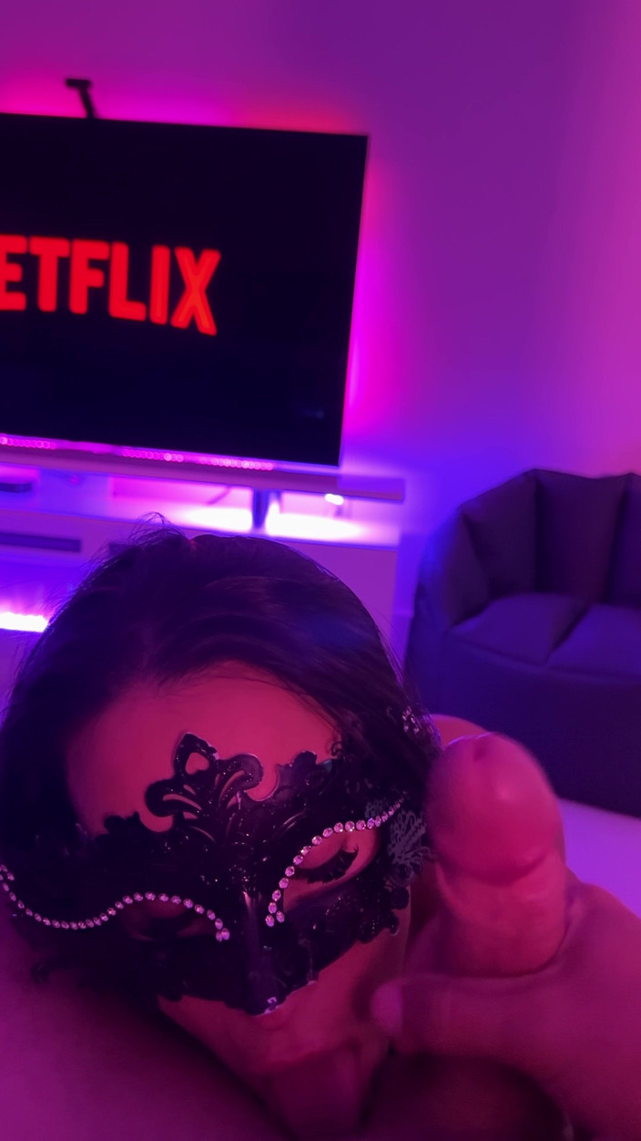 Miss Lexa: En Forma De Grandes Tetas, Misslexa Folló a Su Vecino
