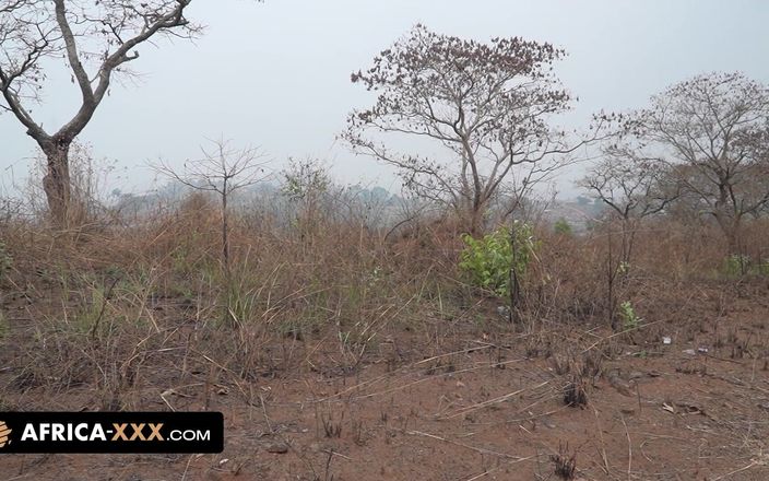 Africa-XXX: Bộ ba vú to