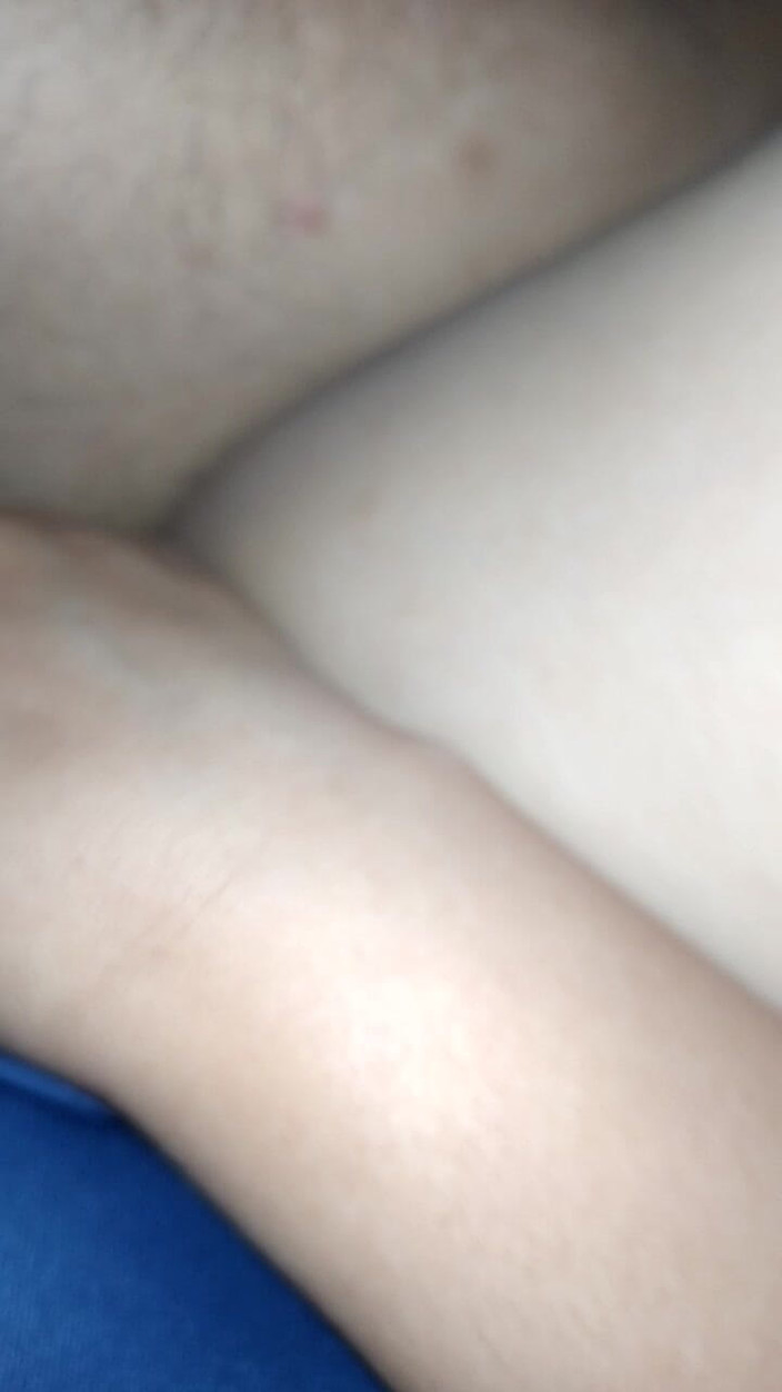 RealLoveX1: बड़े स्तनों और काले बाल वाली ने खाने वाले को बगल से पंच करने के लिए कहा!