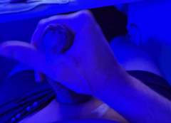 Lkdick8: Mrdka pod modrým světlem