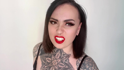 Miss Valentina: Podvádění na své dominu