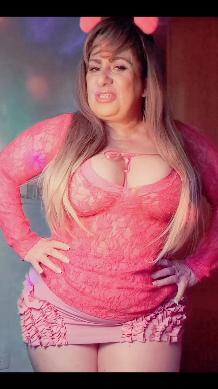 UtopianHumor507: She Is Indeed a Great Wife for Her Male