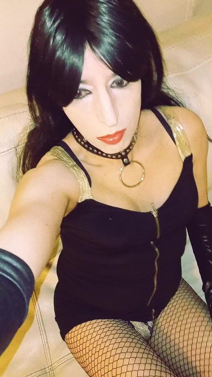 Tammy sissy slave: Masturbando-se em casa