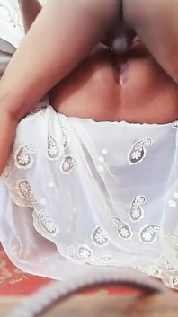 Moje sexy nevlastní máma byla tak v depresi, můj táta pracuje na Štědrý den, zvedla svou kundičku, aby byla ode mě ošukána
