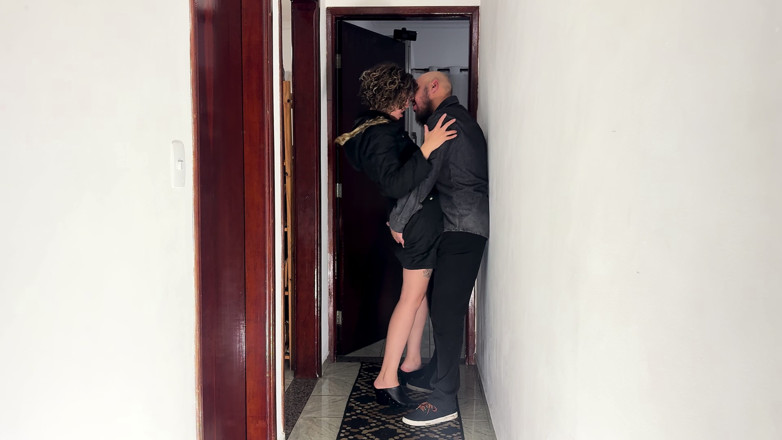 Gabi SweetCouplesStories: Hooking up with Deep Kissing and Cowgirl-style Sex